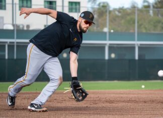 Dodgers News: LA Adds Veteran Utility Man on Minor League Deal